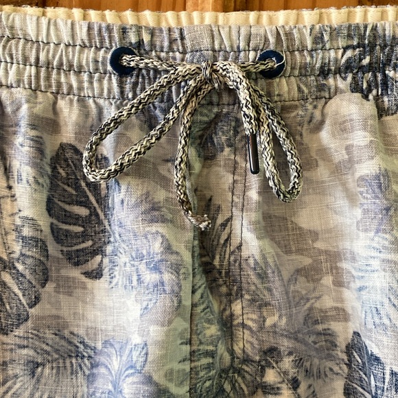 Men's Tommy Bahama blue gray leaf linen blend elastic waist chino shorts size M - Picture 2 of 8